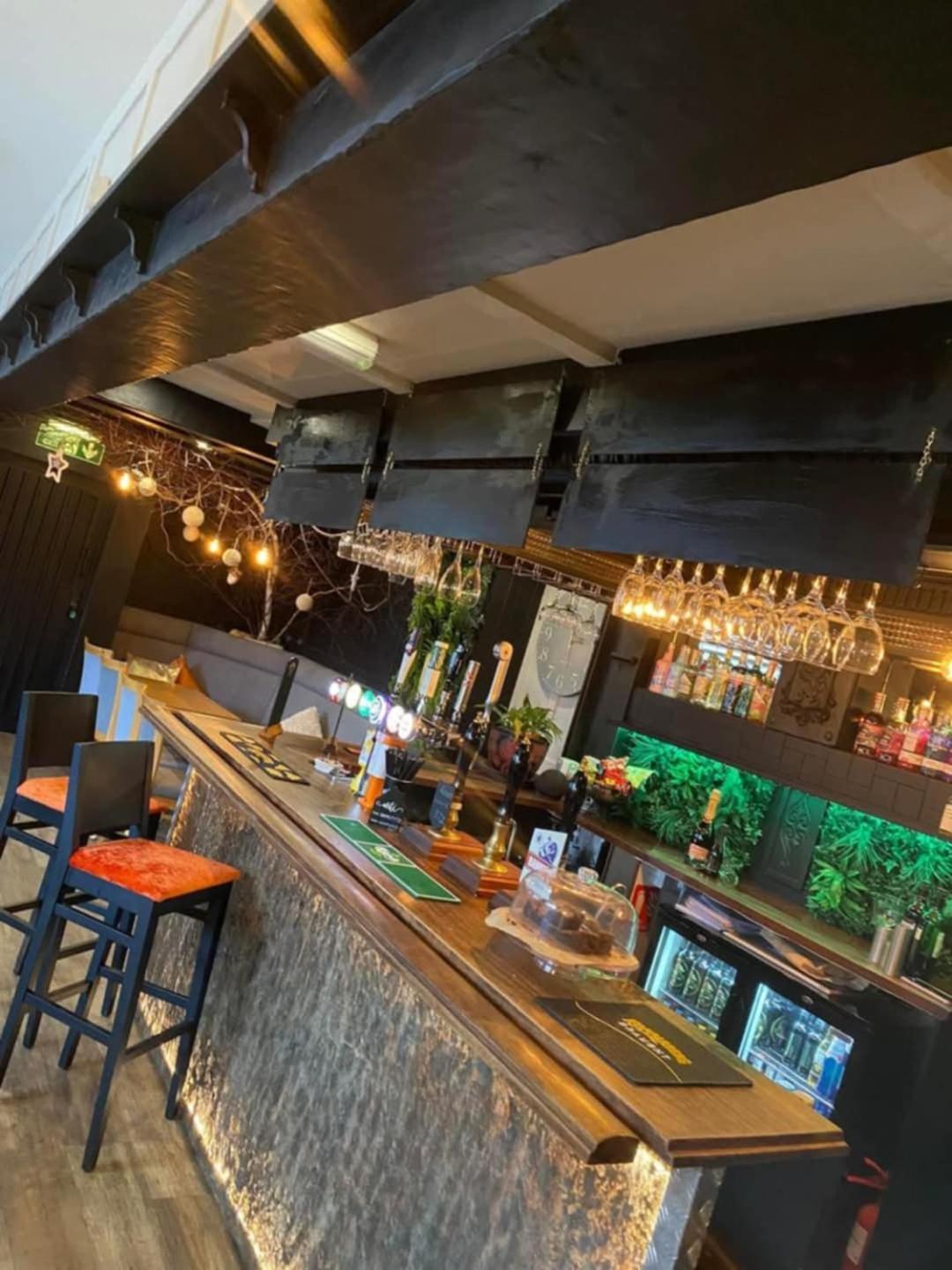 The Bear On The Square 호텔 밀롬 외부 사진